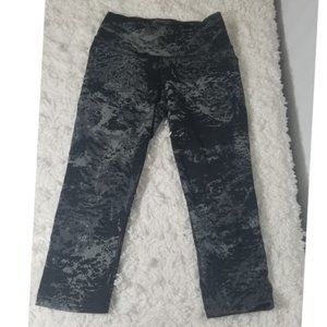 Nike Dri-Fit Cropped Leggings Size X-small.